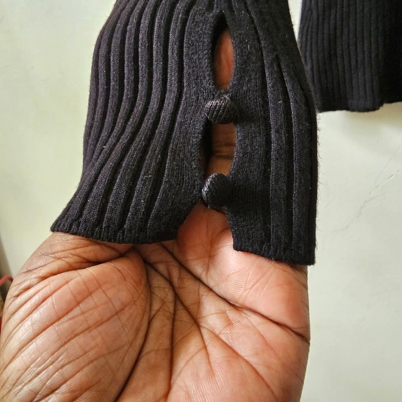 Roz & Ali Women's Button Cuff Long-Sleeve Black Sweater, Size S - Picture 4 of 7